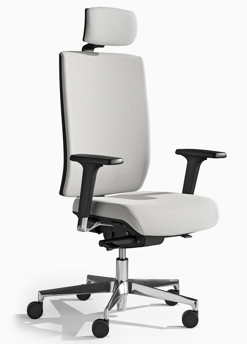 Белое офисное кресло с подголовником
