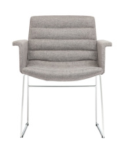 Кресло Sydney с низкой спинкой и мягкими закрытыми подлокотниками на хромированной опоре в ткани 1 категории Кресло Sydney с низкой спинкой и мягкими закрытыми подлокотниками на хромированной опоре в ткани 1 категории