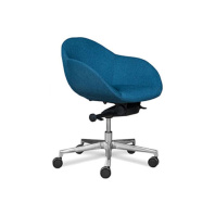 Кресло Харизма с низкой спинкой на крестовине с колесами в ткани 1 категории